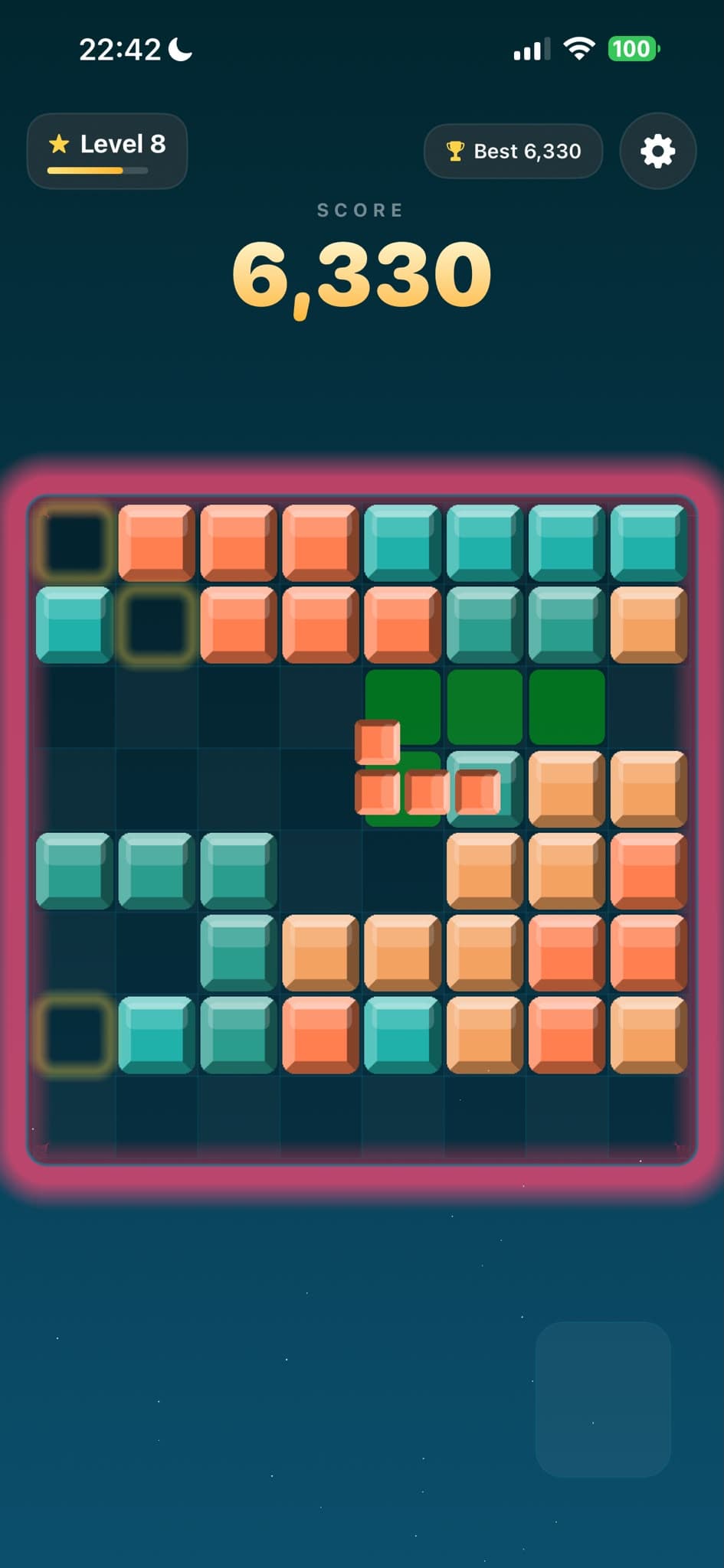 Block Legacy gameplay showing an 8x8 grid partially filled with colored blocks and the current score